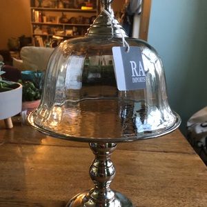 Silver stand w/glass cloche